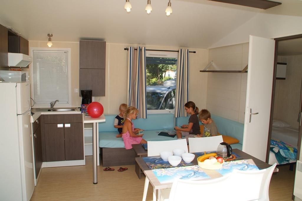 Hotel Camping Les Cigales Mandelieu Exterior foto